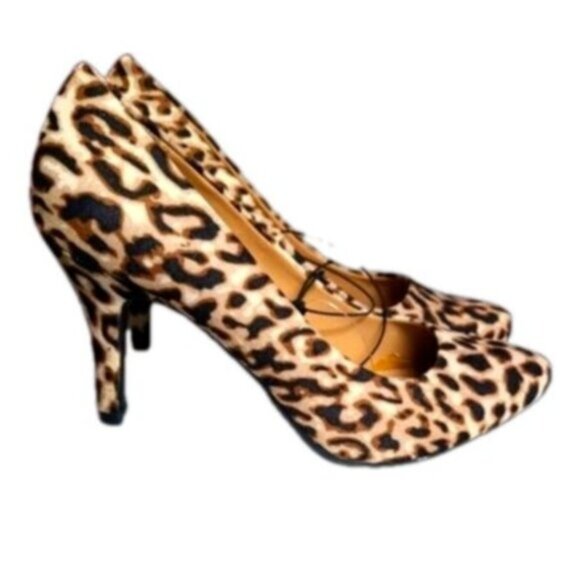 NWT Forever 21 Pointy Toe Animal Print Leopard Print Heels size 6 - Picture 1 of 8